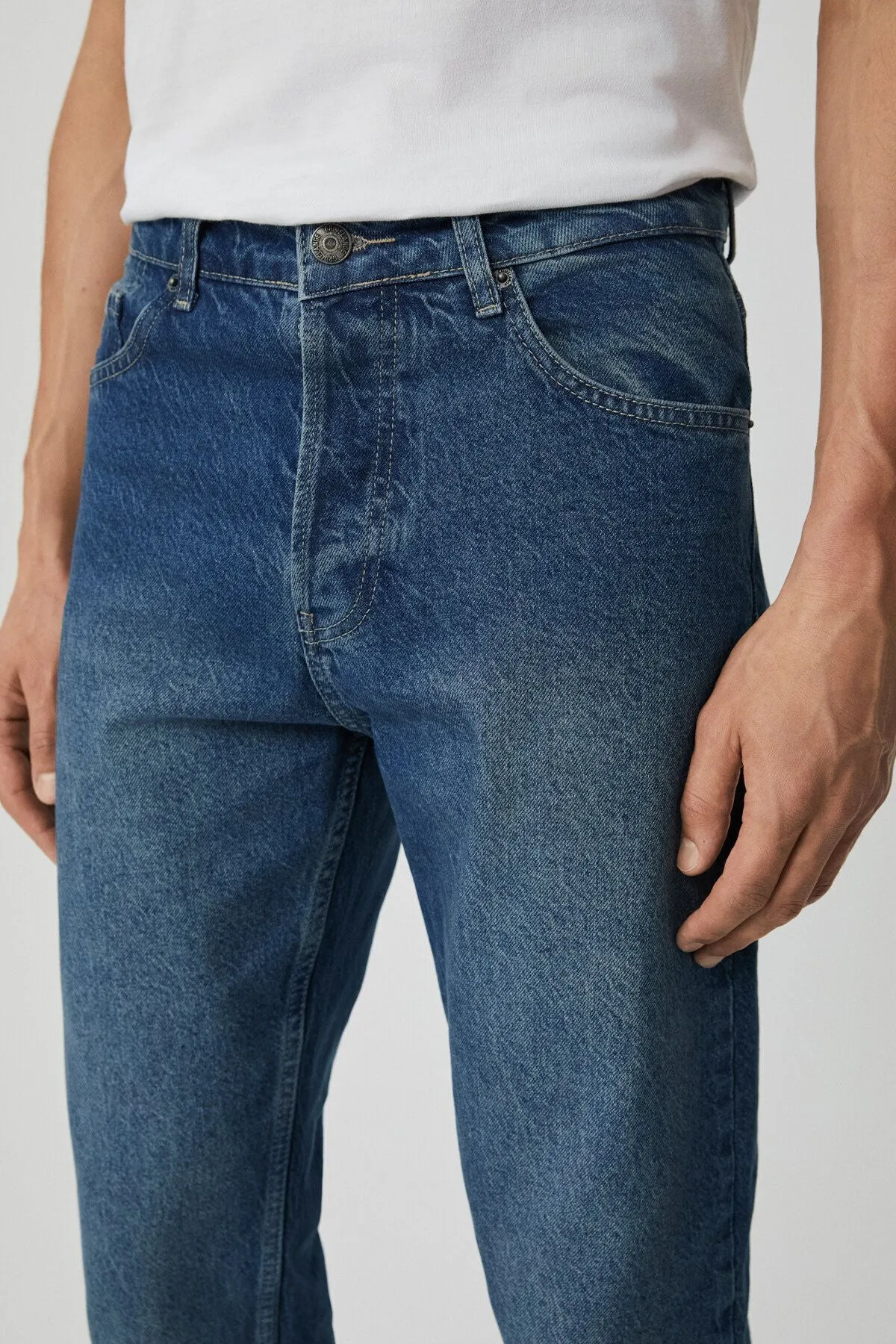 Bruno Men's Regular Fit Casual Cutting Thick textured washing washing effect Magic denim medium blue jeans