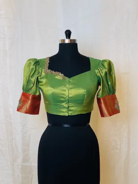 Puff sleeve blouse with light floral motif & neckline