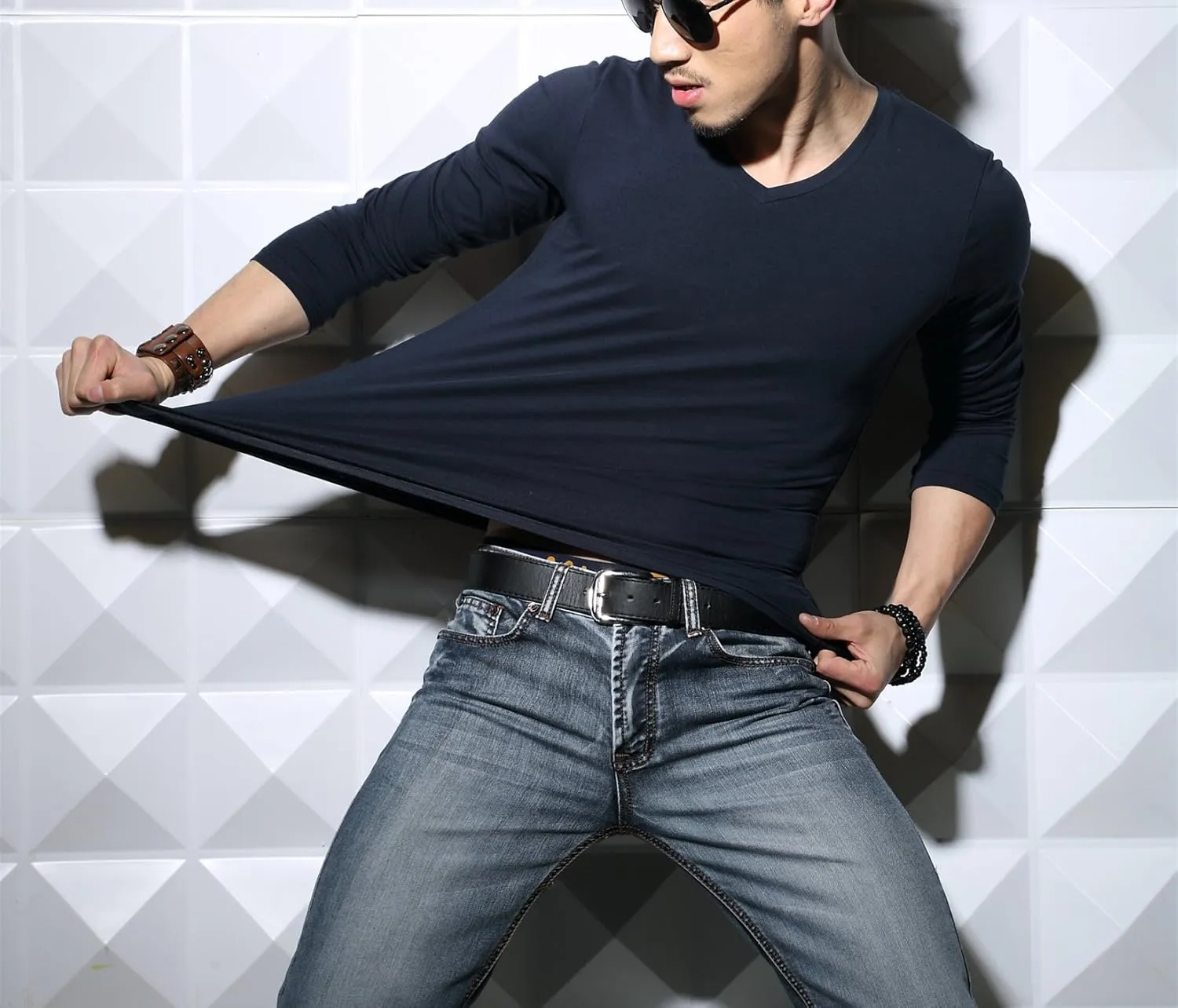 Sunshine Code Men's Seamless V-Neck Slim Fit Long Sleeve T-Shirt Undershirt Base Layer Top for Muscular Build