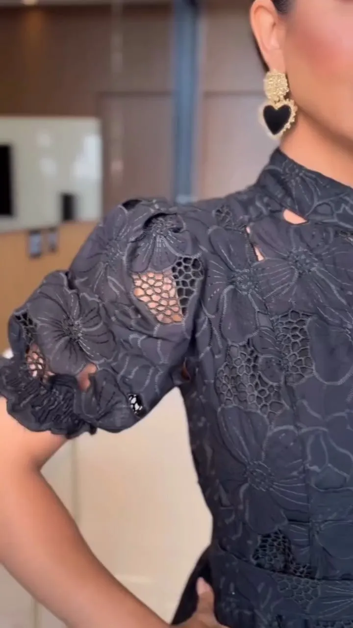 Women's Fashion Solid Color V-neck Lace Maxi Dress